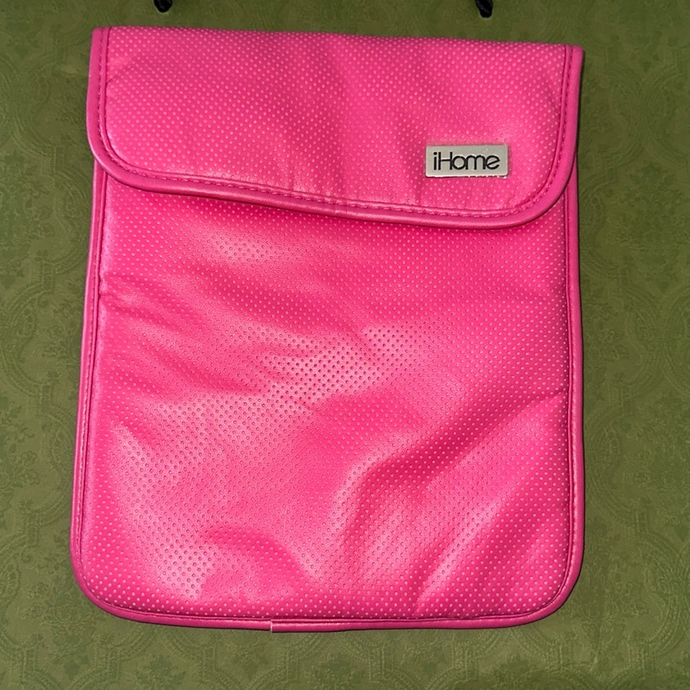 Ihome protective sleeve for all iPads pink case brand new